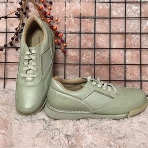 Rockport- Men’s 9 Prowalker K71110 Sport  white wheat color leather shoes